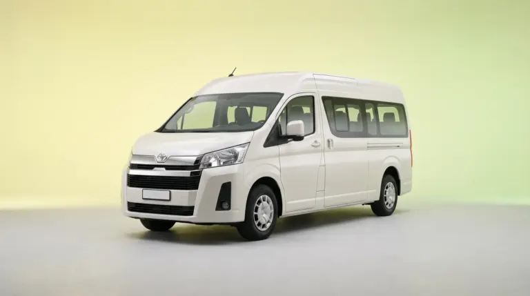 新型Toyota Commuter VIPバン